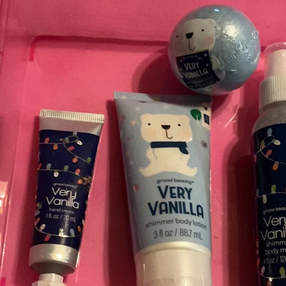 🛍️ NEW Kids Bath & Body Set — Pink Travel Case